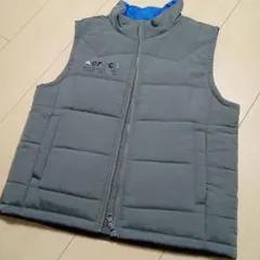 crocs グレー 中綿ベスト 140cm