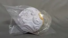 紫色の球形プラスチック製品