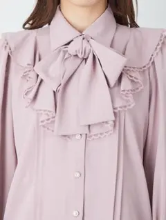 アンクルージュ フレアーラッフルリボンタイブラウス