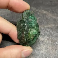 【金曜限定オークション】　天然エメラルド 111ct 原石　鉱物　パワーストーン