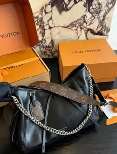 LOUIS VUITTON ショルダーバッグのサムネイル