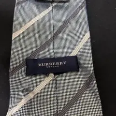 【3連休限定価格】 BURBERRY LONDON ネクタイ ストライプ柄のサムネイル