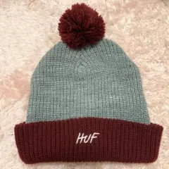 HUFポンポン付きニット帽　グレー　赤