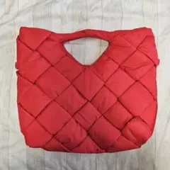 赤いキルティング編み込み ショルダーバッグ ハンドバッグ 2WAY ふわふわ