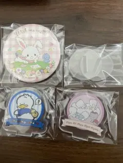 〈3点セット〉　サンリオ　アクリルスタンド　缶バッチ