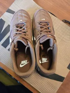 Nike ブラウン スニーカー