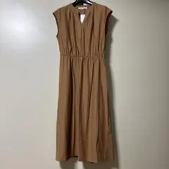 UNTITLEDの薄手ワンピース