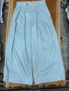 ワイドパンツ ライトグリーン　タック入り