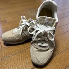 New Balance 373 ベージュ スニーカー