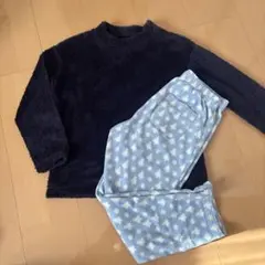 130サイズ　ユニクロ　ボアフリース　パジャマ　ルームウェア　紺