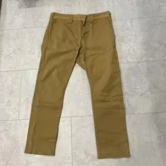 ベージュパンツ バックポケット付き