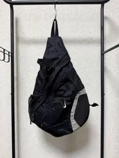 【美品】Nike ブラック ショルダーバッグ ワンショルダー