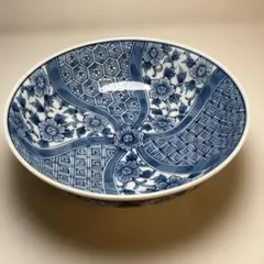 【有田焼／伊万里焼】染付 割取幾何学花文様 大鉢 盛鉢 飾鉢 伝統工芸のサムネイル