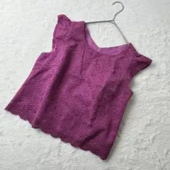 ビーラディエンス　ノースリーブレースカットソー　Vネック　刺繍　花柄　袖フリル