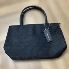 ブラック トートバッグ ファッション