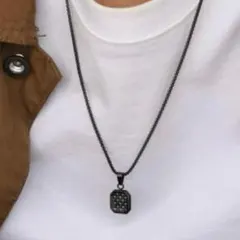 メンズブラックネックレス 60cm カーボンファイバー　スタイリッシュ
