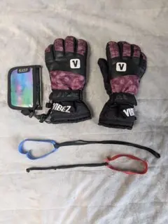 値下げしました。VIBEZ 保温グローブ パープル ブラック