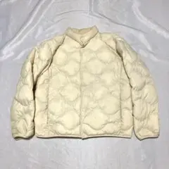 大人気！UNIQLO ユニクロ ウルトラライトダウンウェーブキルトジャケット