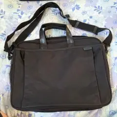 ブラックナイロンバッグ レザー持ち手付き