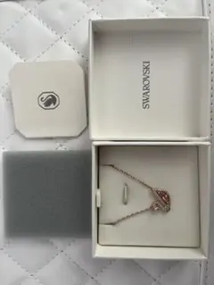 Swarovski ローズゴールド ハートネックレス
