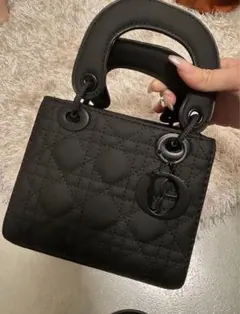 ブラックキルティングハンドバッグ