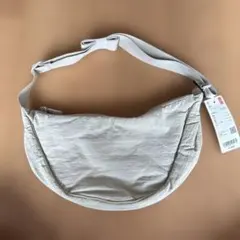【新品未使用】UNIQLO ラウンドミニショルダーバッグ ナチュラルのサムネイル