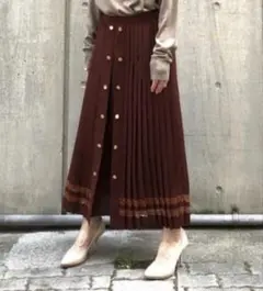 プリーツスカート ロング丈 ブラウン ゴールドボタンのサムネイル