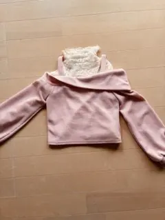 【4every】ピンクオフショルダーセーターとレースタートルネック