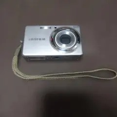 レトロ デジカメ FUJIFILM FINEPIX コンパクト 本体のサムネイル