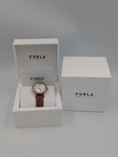 FURLA 腕時計 モカグレージュ 箱付き - メルカリ