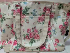 Laura Ashleyフラワープリント ボストンバッグ マザーズバッグのサムネイル