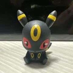 ポケモン　ふぃぐりっぷ　ブラッキー　フィギュア