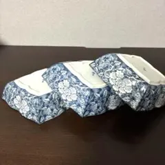 未使用品 たち吉 染付 牡丹唐草波型縁 菱形小鉢 草花 3客のサムネイル