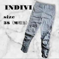 【INDIVI】裾シャーリングパンツ カーキ サイズ38（M相当）のサムネイル