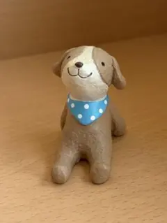 犬の置物 茶色 ボディ 水色バンダナ