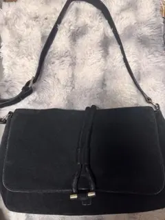 Tila March 黒 スエード ショルダーバッグ