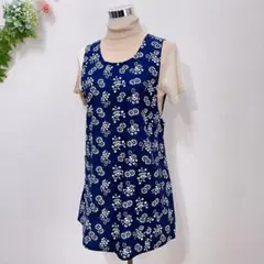 ハンドメイド エプロン コットンリネン 保育士 ゆったり マタニティ 紺色 花柄
