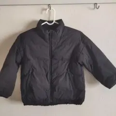 黒いキッズダウンコート