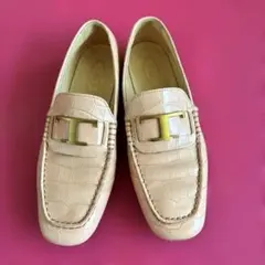 TOD'S クロコ型押し ローファー ベージュのサムネイル
