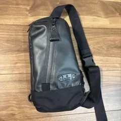 【ジワジワお値下げ中早いもの勝ち】トゥミ ハリソン ボディバッグ レザー グレー ジワジワお値下げ中早いもの勝ち】トゥミ ハリソン ボディバッグ