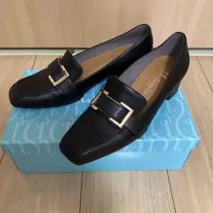 【外観美品】DIANA ゴールドバックル付きヒールローファー　23 cm