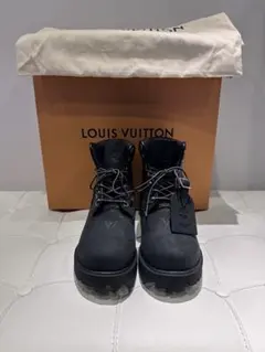 Louis Vuitton x Timberland コラボブーツ　新品未使用品のサムネイル