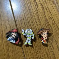 クロックス ジビッツ 3点セット ディズニー ウッディ バズ ジャックスパロウ