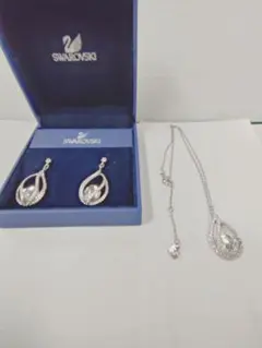 SWAROVSKI ネックレス、ピアスセット
