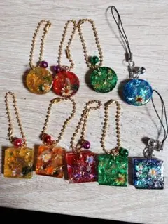 キラキラレジンのストラップ