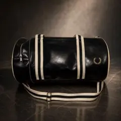 FRED PERRY ボストンバッグ ブラック イエロー ロゴ レトロ 人気