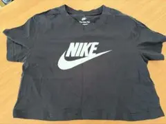 NIKEクロップド丈Tシャツ