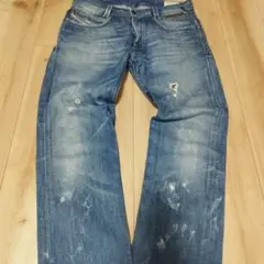 【DIESEL】ストレートデニム 薄い青 ダメージ加工