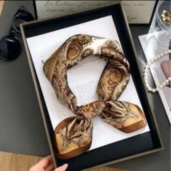 ラス１スカーフ　ブラウン　ペイズリー　大判　シルク風 　上品　華やか