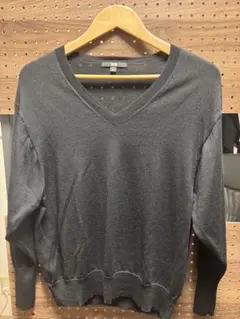 UNIQLO 黒Vネック セーター　メリノウールL ニット